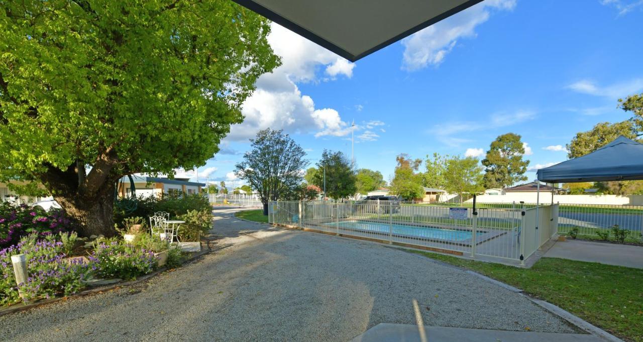 Sturt Motel バルラナルド エクステリア 写真